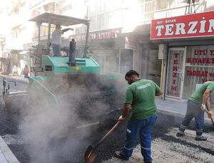Konak’ta asfalt seferberliği devam ediyor