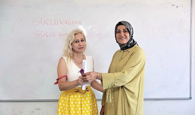 Konak’ta okur-yazar bayanların gurur günü