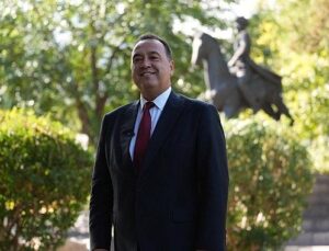 Lider Besim Dutlulu’dan Öğrencilere Müjde: