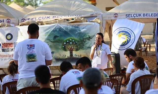 Lider Sengel Gençlere Efes Tarlası Ömür Köyü’nü anlattı