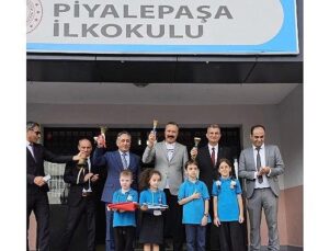 Lider Sezer Öğrencilerin Yeni Eğitim Devri Heyecanına Ortak Oldu