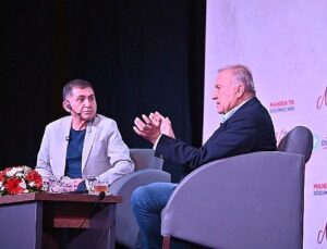 Murathan Mungan Manisa’da Sanatseverlerle Buluştu