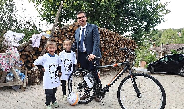 Nilüfer Belediyesi’nden minik Hamza’ya bisiklet sürprizi