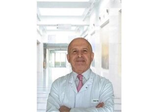 Robotik cerrahi titreyen elleri ortadan kaldırıyor