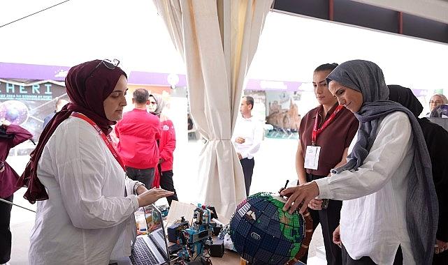 Sümeyye Erdoğan Bayraktar Engelliler Sarayı standını ziyaret etti