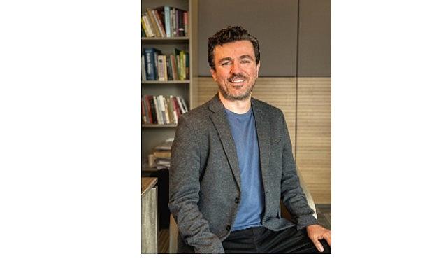 Toplumsal medyada paylaşmaya odaklanırken, ömrün kendisini kaçırıyoruz