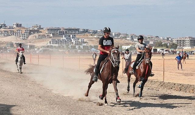 Türkiye’nin şampiyon atları Menemen’de yarıştı