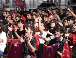 Ulusal heyecan Osmangazi Meydanı’nda yaşandı