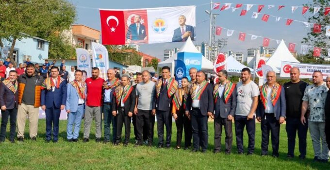 Adana’da 9. Geleneksel İsmet Atlı Karakucak Güreşleri başladı