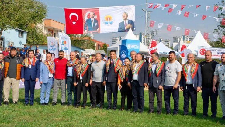 Adana’da 9. Geleneksel İsmet Atlı Karakucak Güreşleri başladı