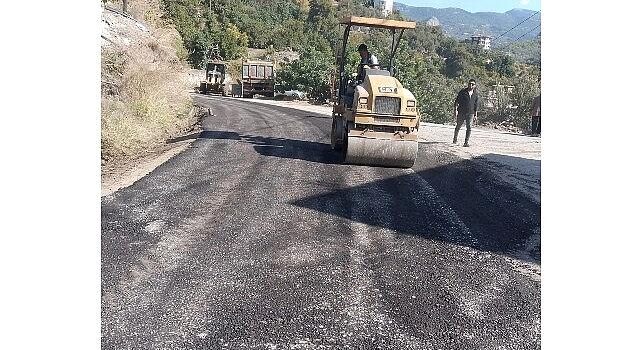 Alanya kırsalında ağır mesai