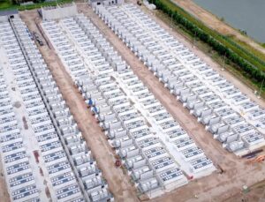 Avrupa’nın En Büyük Enerji Depolama Projesinde İlk Etap Tamamlandı