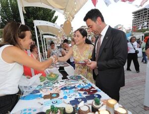 Bayraklı’nın üreten bayanlarına özel stant
