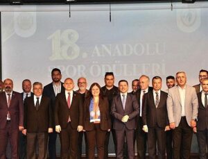 Belediye Liderimiz Rasim Arı, YILIN BELEDİYE BAŞKANI Seçildi