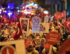 Bornova’da Cumhuriyet Bayramı’na coşkulu kutlama