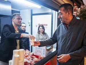 Bornova’da soğuk sabahlar sıcak çorbayla ısınıyor