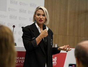 Buharalı, Kocaeli Kitap Fuarı’nda ruhsal seyahatini anlattı; “Merkeze Allah’ın isteğini koyun”