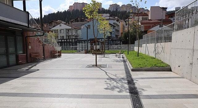 Büyükşehir, İzmit Başaran Camii Meydanı’nı yeniledi