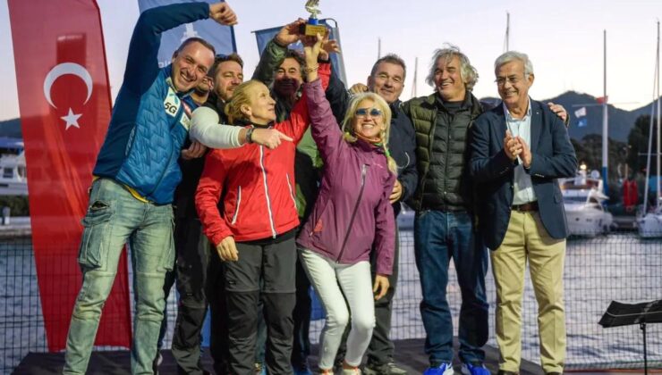 Cumhuriyet Kupası Yat Yarışlarında ödüller sahiplerini buldu