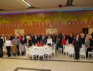 Cumhuriyet’in 102. yılı kapsamında, Ayvalık Atatürkçü Fikir Derneği’nin mesken sahipliğinde düzenlenen buluşma