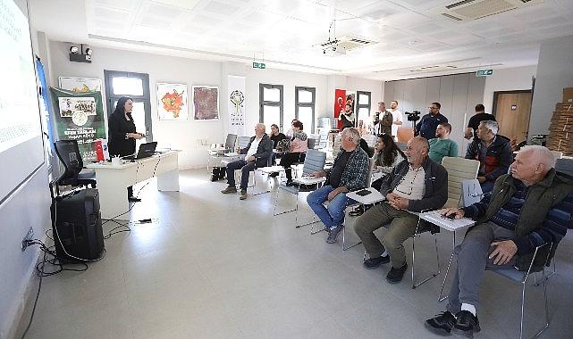 Efes Selçuk’ta üreticilere “Ücretsiz Toprak Tahlili Eğitimi” verildi