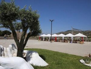 Efes Tarlası Hayat Köyü’nde Üretici Pazarı Kuruluyor