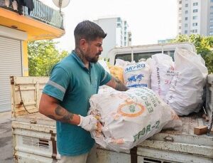 Gaziemir Belediyesi’nden yurttaşlara yakacak odun takviyesi