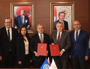 Gençlik ve Spor Bakanlığı İle Ankara Üniversitesi Geliştirme Vakfı Okulları Arasında İşbirliği Protokolü