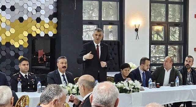 Gölcük’te Muhtarlar Günü Merasimle Kutlandı