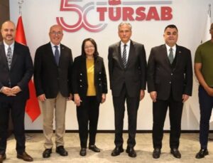 Güney Afrika Turizm Bakanı Patricia De Lille TÜRSAB’ı Ziyaret Etti