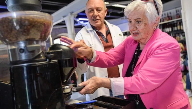  İleri Yaş Baristalar İş Başında