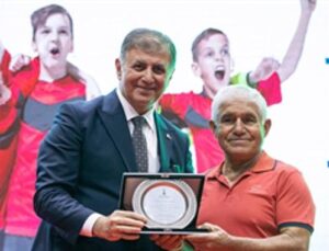 İzmir Büyükşehir Belediye Başkanı Tugay’dan İzmirli sporculara ileti: “Destek bizden şampiyonluklar sizden”