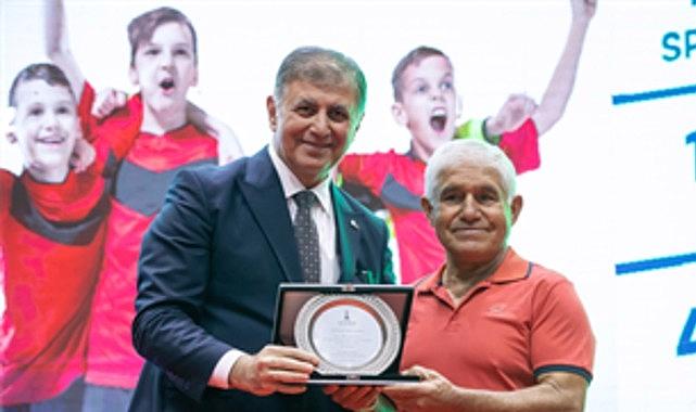 İzmir Büyükşehir Belediye Başkanı Tugay’dan İzmirli sporculara ileti: “Destek bizden şampiyonluklar sizden”
