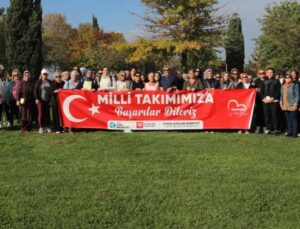 İzmitli Kadınlardan Milli Takıma Destek Mesajı