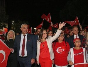 Karşıyaka 29 Ekim’de gelincik tarlasına dönüşecek!