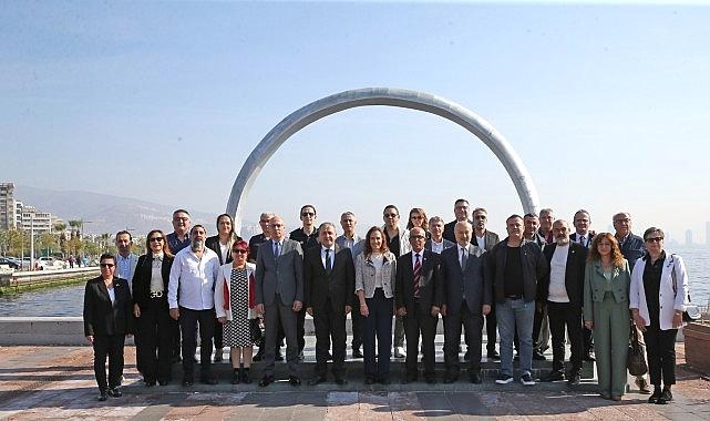 Karşıyaka’da “Muhtarlar Günü” tepesi