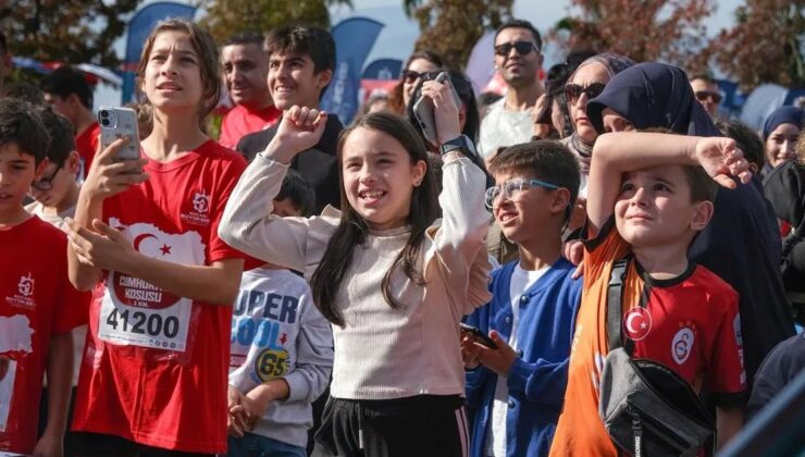 Kocaeli, Cumhuriyet Koşusu’na Akın Etti