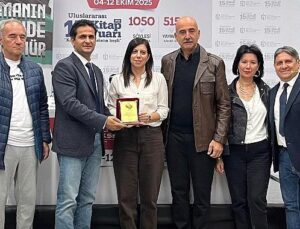 Körfez’in eski oyuncusu Orhan Ak, Kitap Fuarı’nda açıkladı; “Kocaelispor sayesinde var oldum”