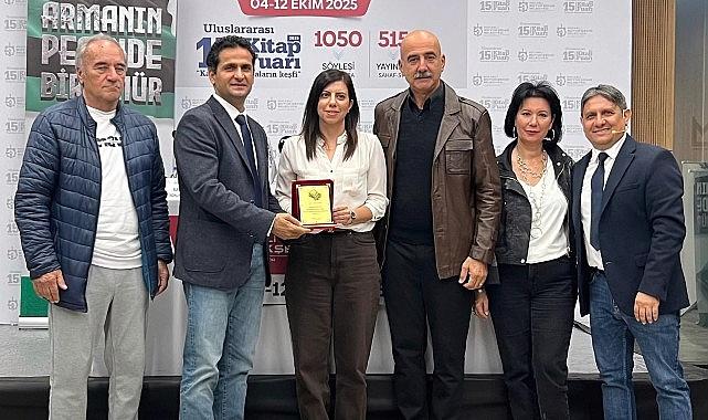 Körfez’in eski oyuncusu Orhan Ak, Kitap Fuarı’nda açıkladı; “Kocaelispor sayesinde var oldum”