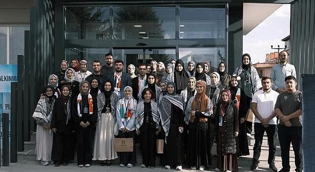 Kudüs Çalışma Kümesi’nin “Hakikate Bir Geçit” Çalıştayı Liseli Gençlere Filistin Farkındalığı Kazandırıyor