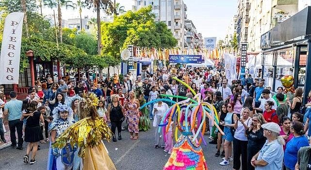 Kushimoto Sokak Sanatkarları Şenliği bu yıl da on binlerce kişiyi ağırladı