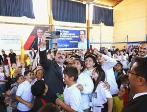 Lider Aydın, Hasat Vaktinde Çiftçilerle Buluştu