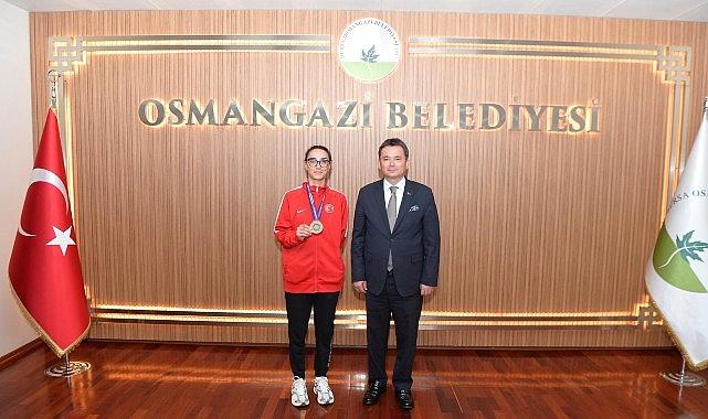 Lider Erkan Aydın Bursa’nın Gururu Şampiyon Sporcuyu Ağırladı