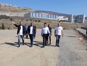 Lider Önal’dan Saha Mesaisi – Lider Önal Mahallelerde projeleri inceledi, vatandaşlarla buluştu