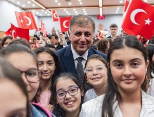 Lider Tugay gençleri ve çocukları ağırladı