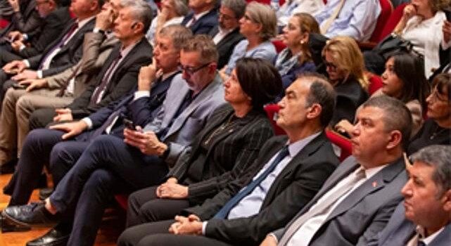 Lider Tugay kentin geleceği “İzmirNİP2054″ü tanıttı