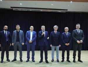 Lider Vekili İbrahim Akın belediye çalışanı ile buluştu