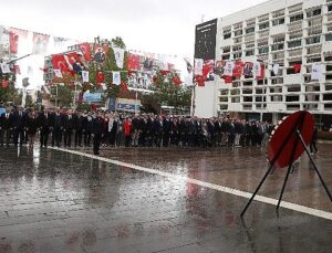 Lider Vekili Özdemir çelenk sunma merasimine katıldı 
