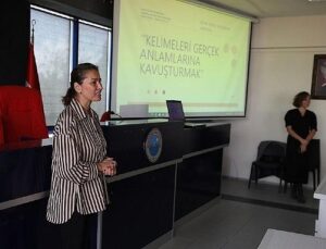 Menderes Belediyesi’nde Çalışana İşaret Lisanı Eğitimi