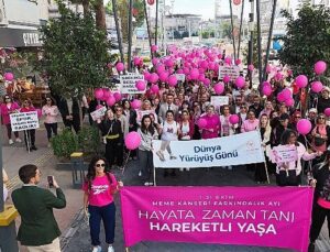 Menemenli bayanlardan pembe yürüyüş!